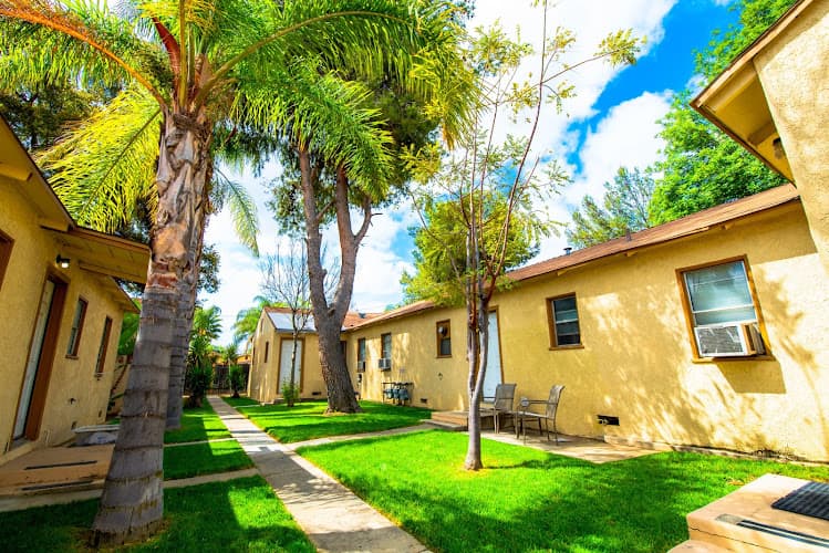 Dog day care center 10 Acre Ranch Riverside