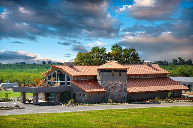 Dog day care center Beckwith Veterinary Hospital Modesto