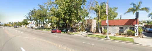 Dog day care center Bixby Oaks Children Center Long Beach