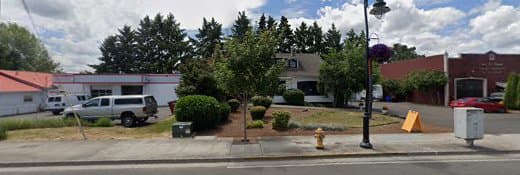 Dog day care center Doggie Camp Hillsboro