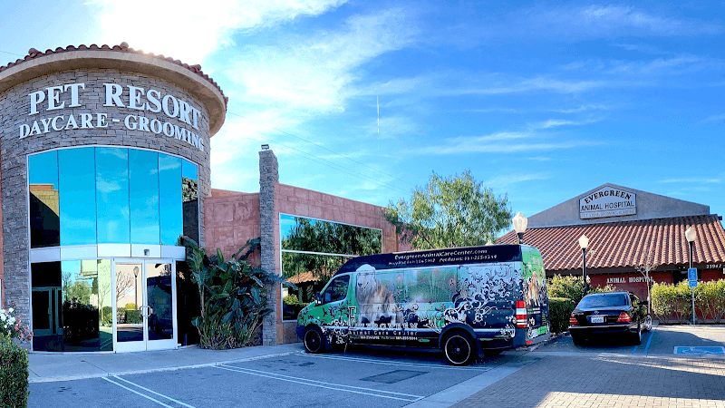 Dog day care center Evergreen Animal Care Center Santa Clarita