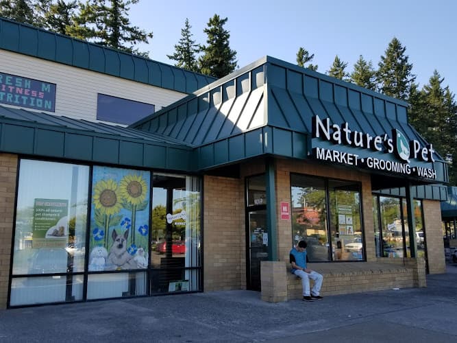 Dog day care center Nature's Pet Market Gresham