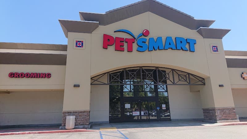 Dog day care center PetSmart Dog Training Pomona