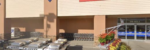 Dog day care center PetSmart Doggie Day Camp Anchorage