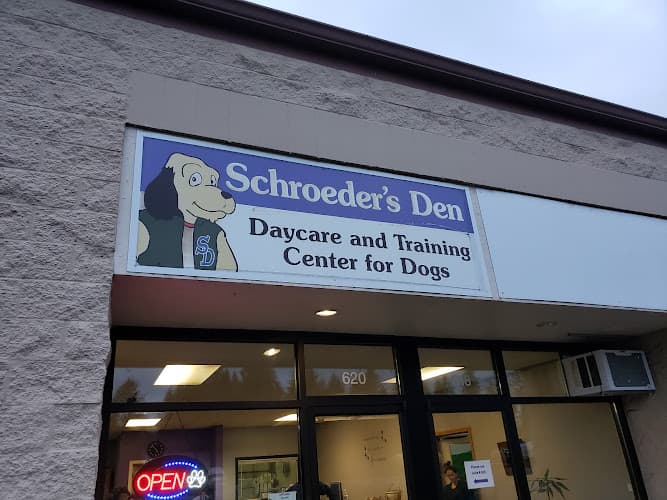 Dog day care center Schroeder's Den Hillsboro