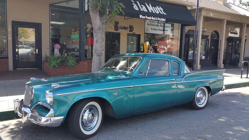 Dog Grooming A La Mutt is now Captain Jacks Grooming Burbank