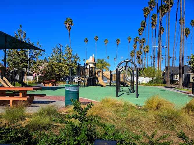 Dog Park Leslie N Shaw Park Los Angeles