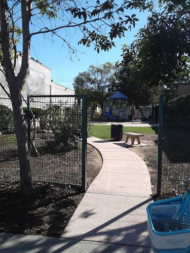 Dog Park Miracle on 4th Street Park Long Beach