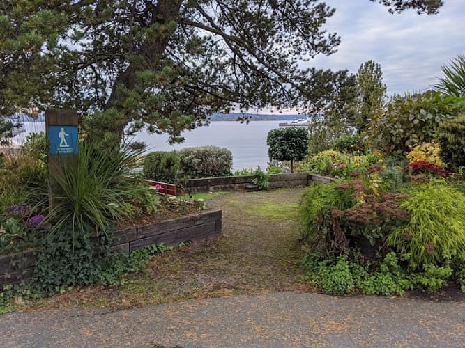 Dog Park Street End Park (a tiny park) Kirkland