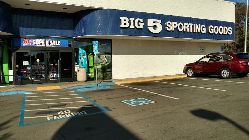 Dog trainer Big 5 Sporting Goods Redding
