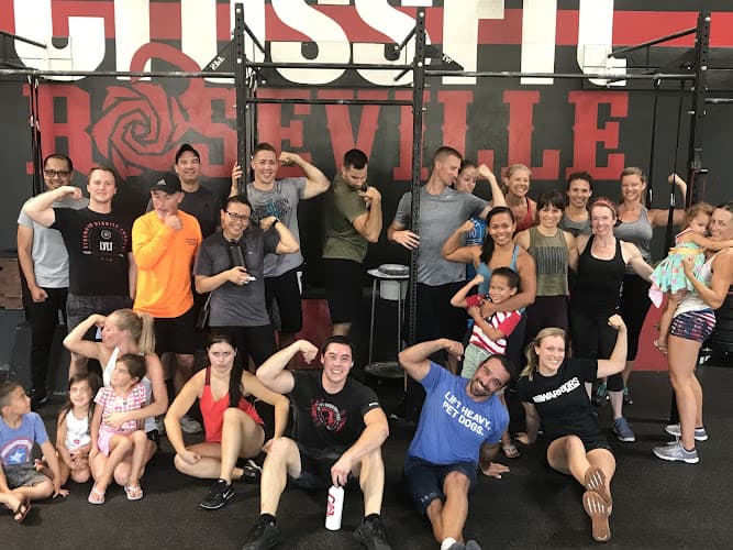 Dog trainer CrossFit Roseville Roseville