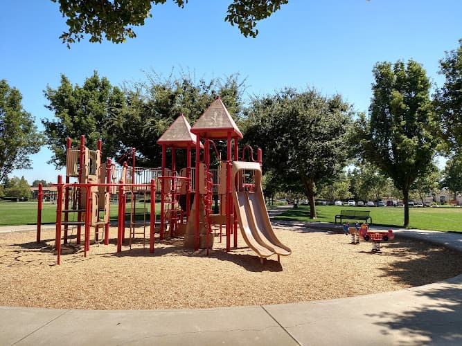 Dog trainer Laguna Community Park Elk Grove