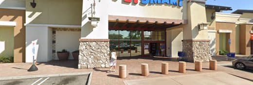 Dog trainer PetSmart Dog Training Irvine