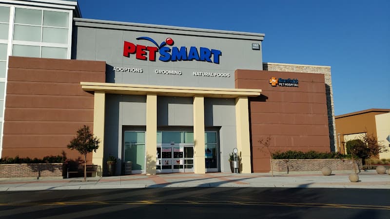 Dog trainer PetSmart Livermore