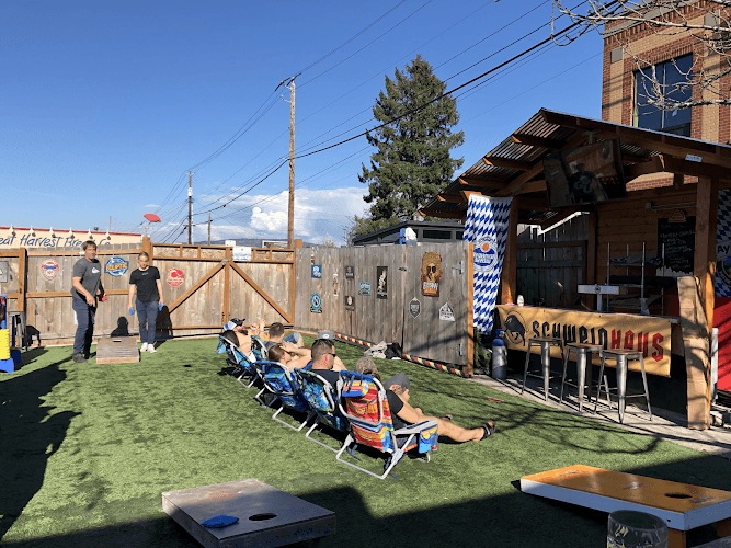 Dog trainer Schweinhaus Biergarten Bellingham