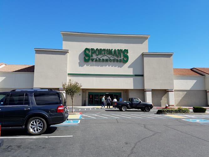 Dog trainer Sportsman's Warehouse Redding