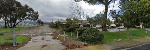 Dog trainer Tell a Tail Dog Training Stockton