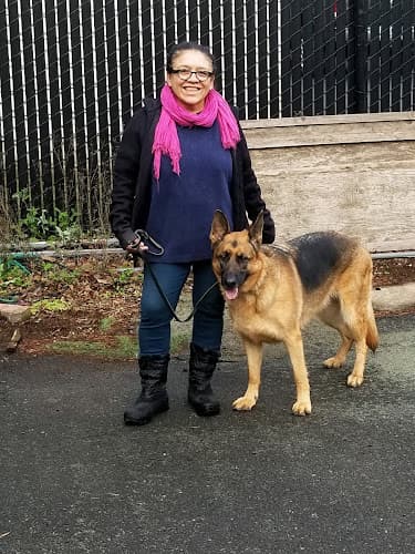 Dog trainer Von Dubinhaus Dog training Portland