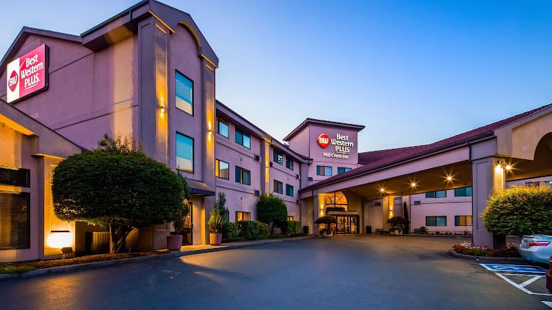 Dog walker Best Western Plus Mill Creek Inn Salem