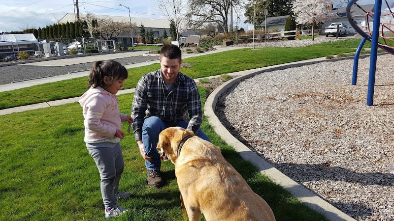 Dog walker Cherry Park Hillsboro