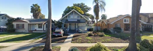 Dog walker Green Leaf Pet Services Los Angeles