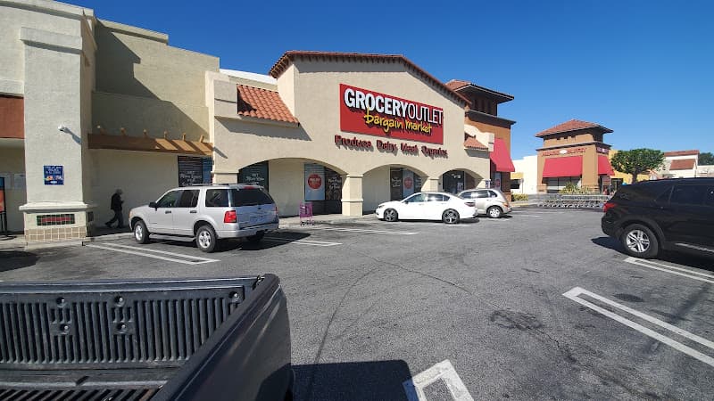 Dog walker Grocery Outlet Norwalk