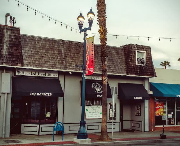 Dog walker Haunted Head Saloon Oceanside