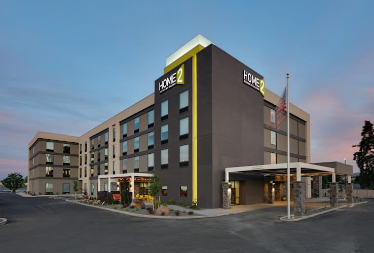 Dog walker Home2 Suites by Hilton Yakima Airport Yakima