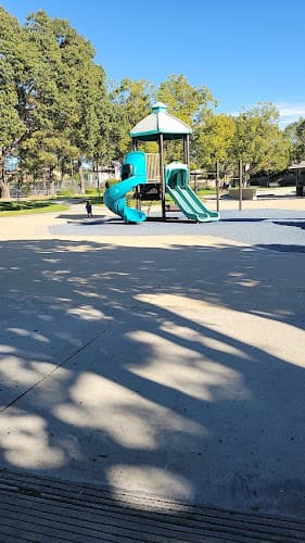 Dog walker Koehler Park Fontana