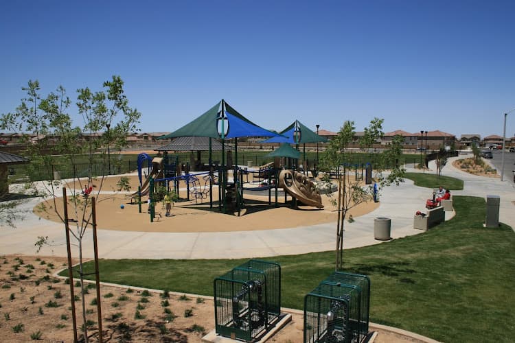 Dog walker Malibu Park Hesperia