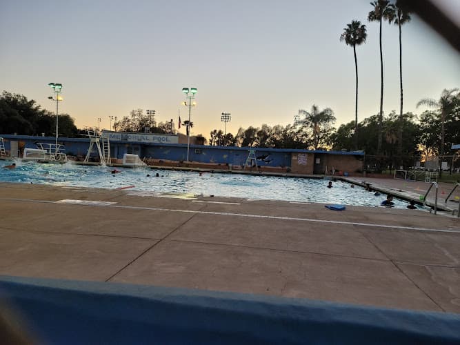 Dog walker Memorial Park Santa Ana