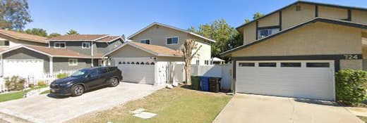 Dog walker Paw Play Dog Daycare and Boarding Thousand Oaks