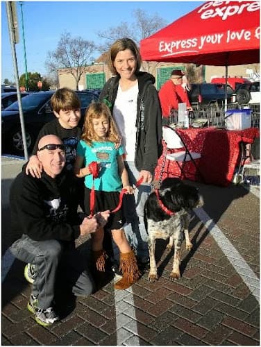 Dog walker Pet Food Express Livermore
