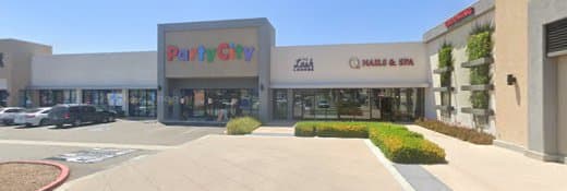 Dog walker PetSmart Doggie Day Camp Orange