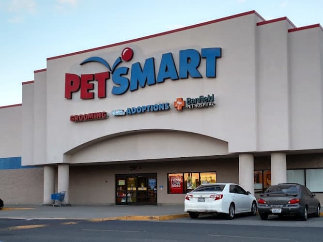 Dog walker PetSmart Spokane