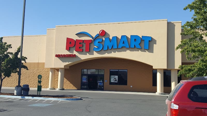 Dog walker PetSmart Yakima