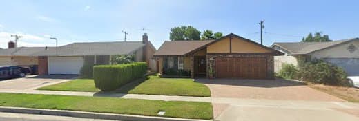 Dog walker Picky Mickie's Overnight Pet Sitting Anaheim