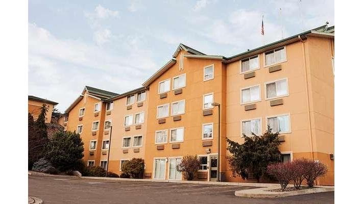 Dog walker Ramada by Wyndham Yakima Yakima
