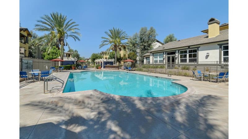 Dog walker Ridgeview Apartments Moreno Valley