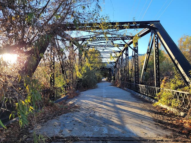 Dog walker Sweetwater River Trail El Cajon