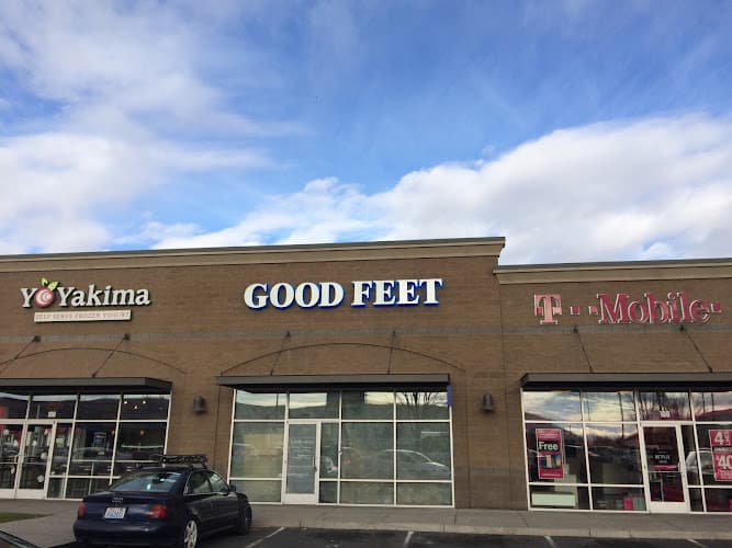 Dog walker The Good Feet Store Yakima