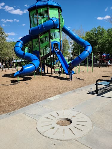 Dog walker Tierra Bonita Park Lancaster