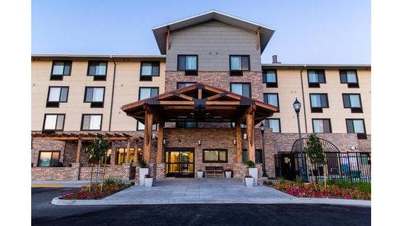 Dog walker TownePlace Suites by Marriott Lancaster Lancaster