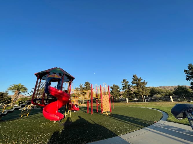Dog walker Vista Lomas Park Moreno Valley