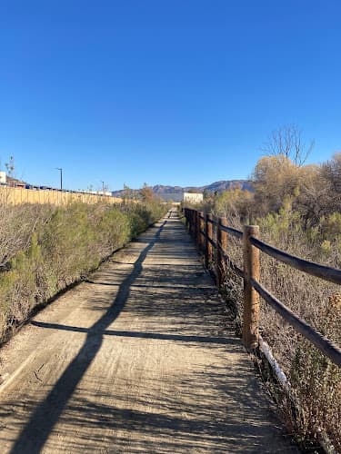 Dog walker Walker Preserve Trail El Cajon