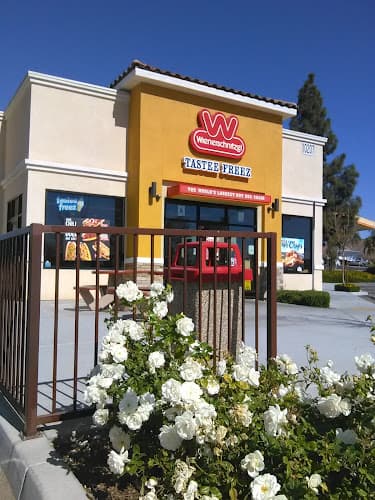 Dog walker Wienerschnitzel Jurupa Valley