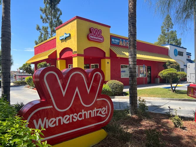 Dog walker Wienerschnitzel San Bernardino