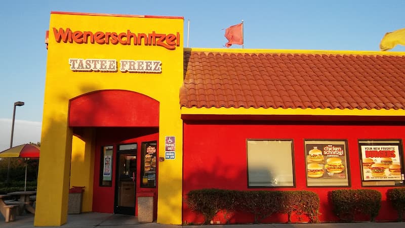 Dog walker Wienerschnitzel Tracy