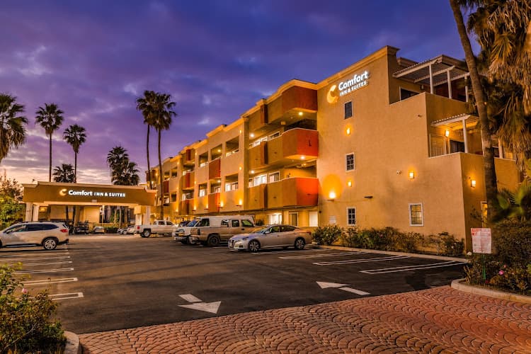 Pet boarding service Comfort Inn & Suites Huntington Beach Huntington Beach