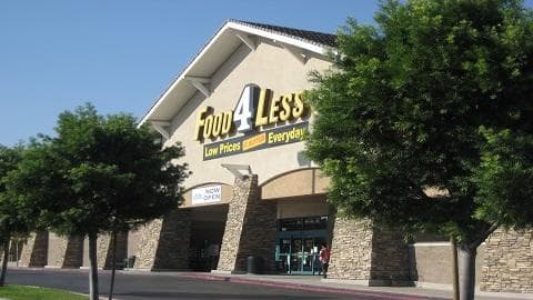 Pet boarding service Food4Less Moreno Valley